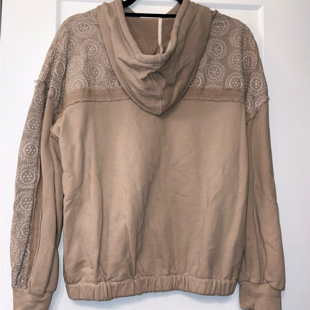 Tab Embroidered Cropped Hoodie - Picture 3 of 5